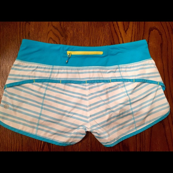 Lululemon sz 8 speed shorts EUC Spry blue striped
