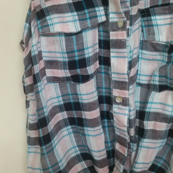 ?? NTW Tie in Front Plaid Top ?? - Picture 3 of 4