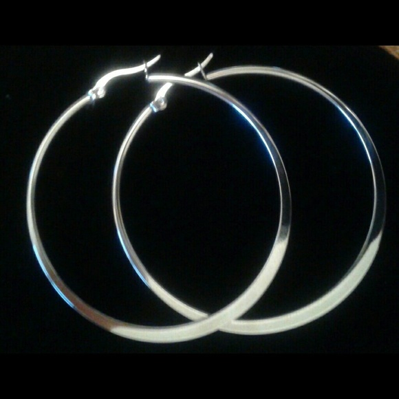 Hoop earrings - Picture 1 of 1