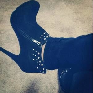 Meet your Posher, Yanii