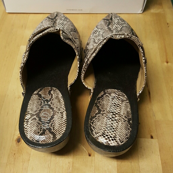 Snake Skin Clogs - Picture 3 of 3