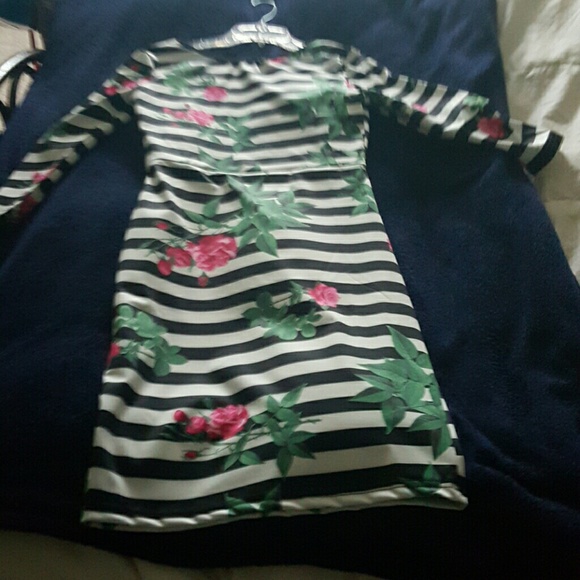 Backless floral print dress - Picture 2 of 2