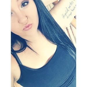 Meet your Posher, Leanne