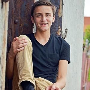 Meet your Posher, Logan