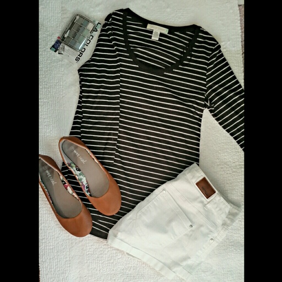 Striped elbow shirt.