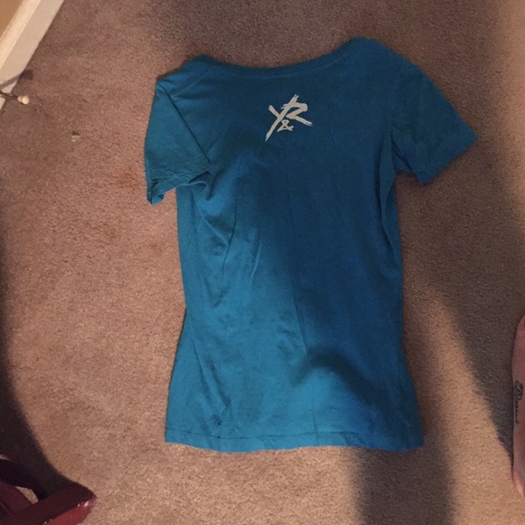 Young & Reckless V-neck - Picture 2 of 2