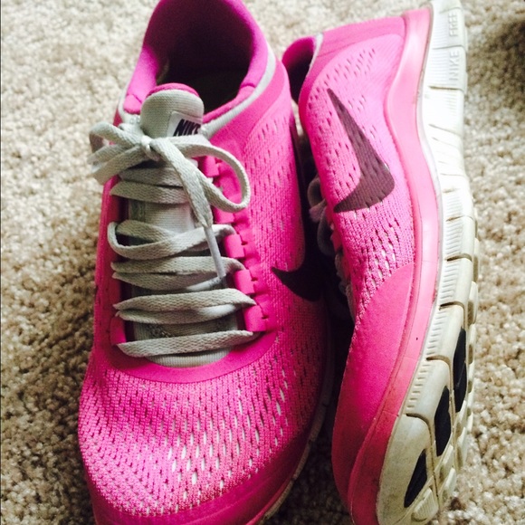 Womens size 8 Nike!