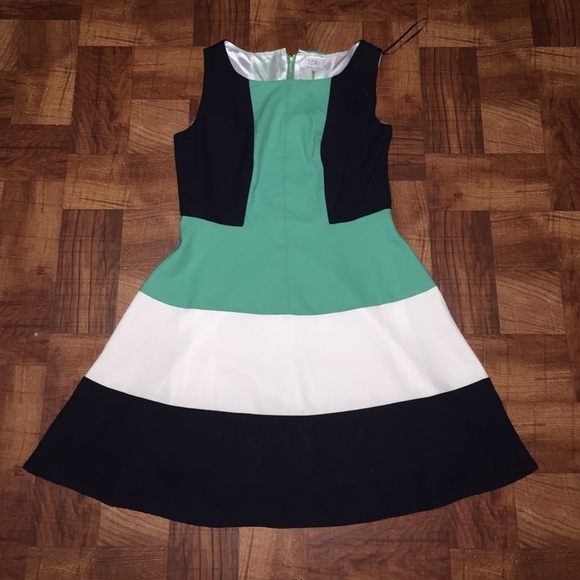 Tobi Dresses & Skirts - 🎉MAKE OFFERS!!! Block Circle Dress