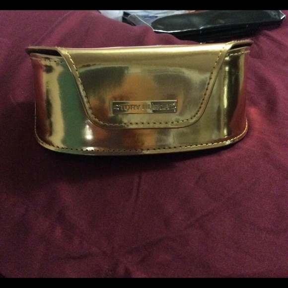 Sold!!'Tory burch sunglasses case