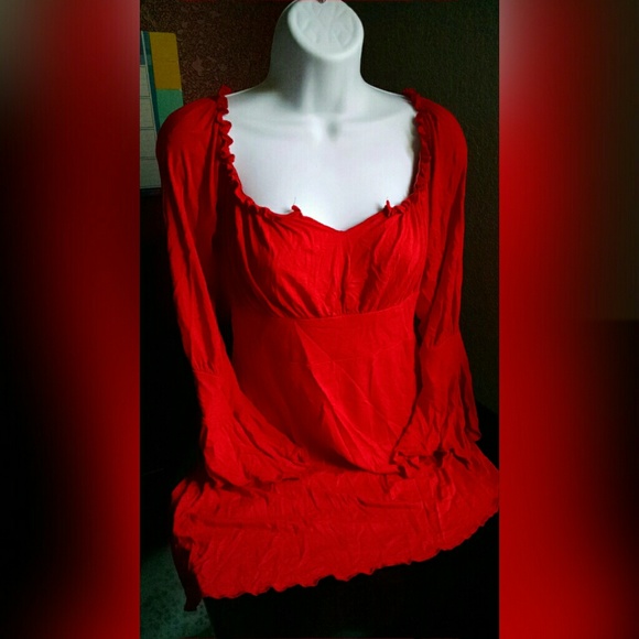 Red Renaissance Style Long Sleeve Top