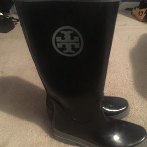 Rain boot
