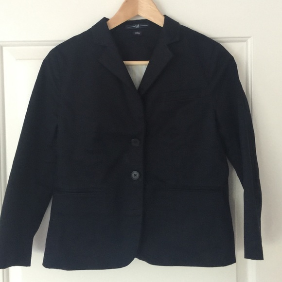 Cropped navy blazer