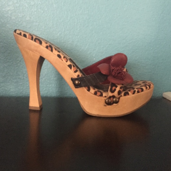 Heals - Picture 3 of 3