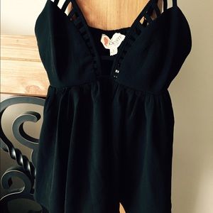 ADORABLE black top