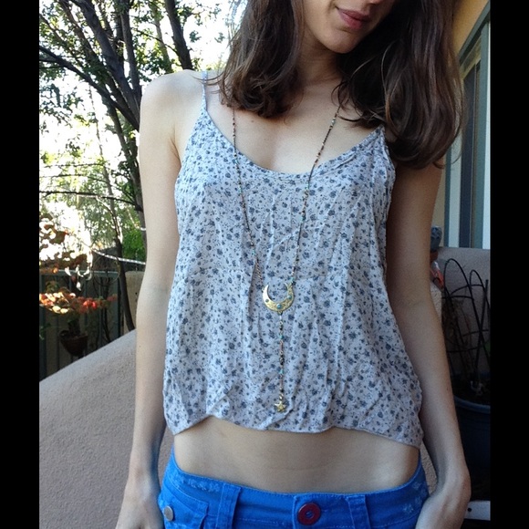 63 off Brandy Melville Tops Brandy Melville Floral Cropped Tank Blue