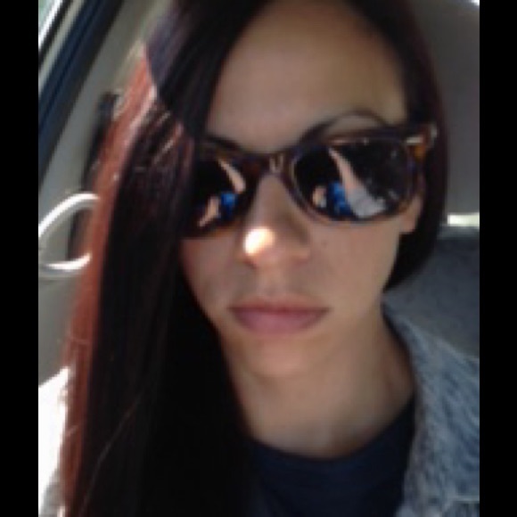 Meet your Posher, Amber - Picture 2 of 2