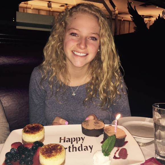 Meet your Posher, Claire