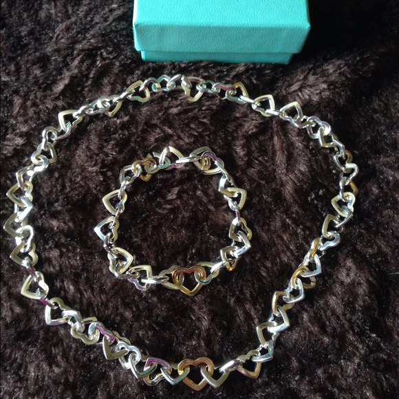 Tiffany&co. Heart link necklace/bracelet❤️to trade