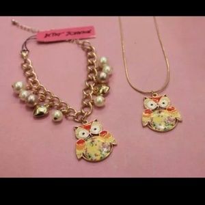 Owl necklace and bracelet set!