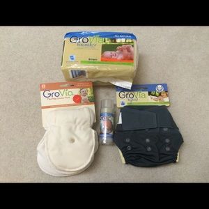 Grovia- Brand new never used diaper set