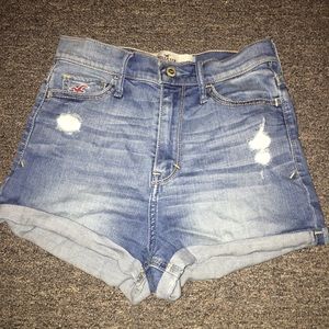 Cute Highwaisted Hollister Shorts