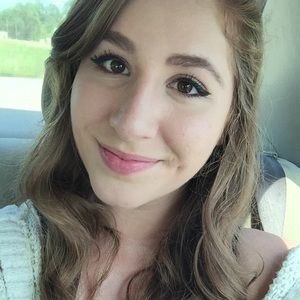 Meet your Posher, Celeste