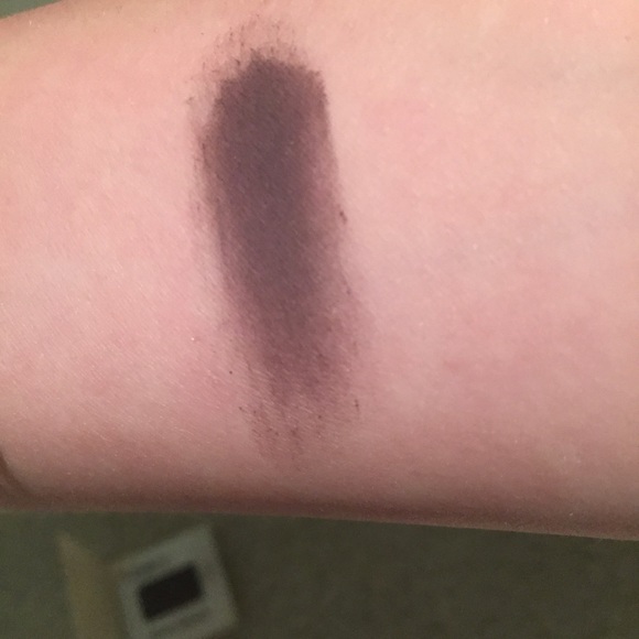 Eyeshadow - Picture 3 of 3