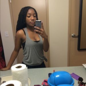 Meet your Posher, Anaya