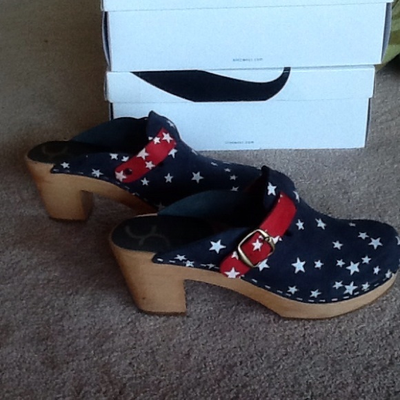 Clogs - Picture 2 of 4