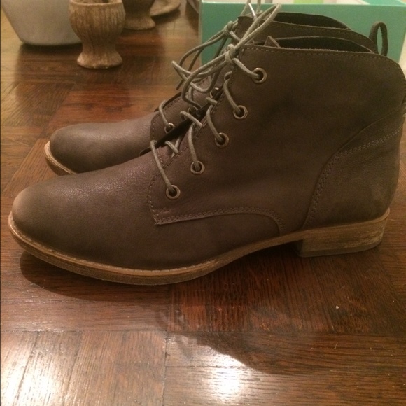 Ankle boots - Picture 2 of 4