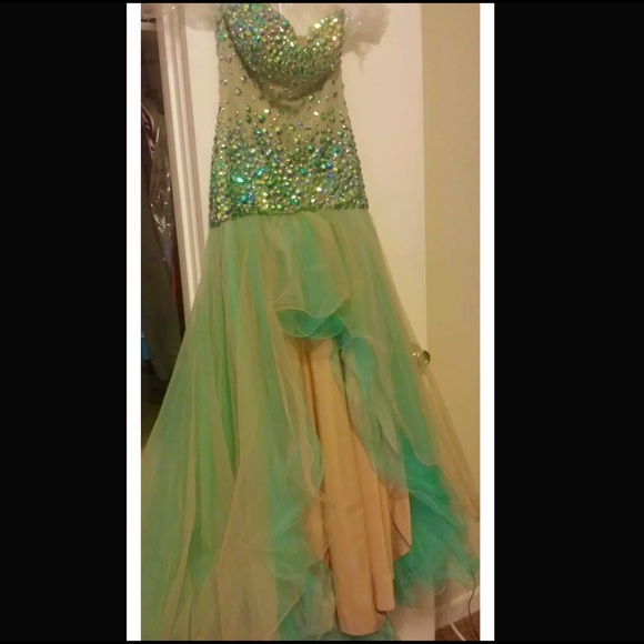 SHERRI HILL -used once for a few hrs - Picture 2 of 3