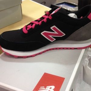 new balance black n pink on mercari for 35$