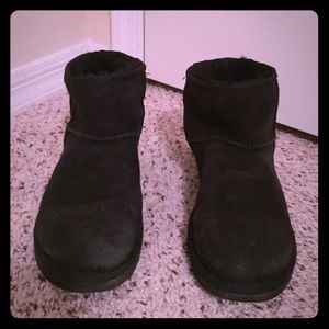 Black Ugg boots size 7