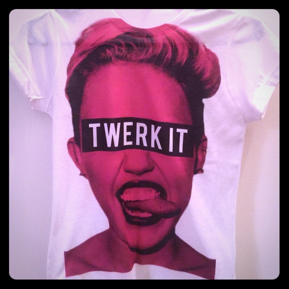 Miley Cyrus tshirt
