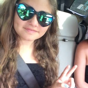 Meet your Posher, Veronica