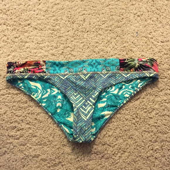Maaji bottoms NWOT