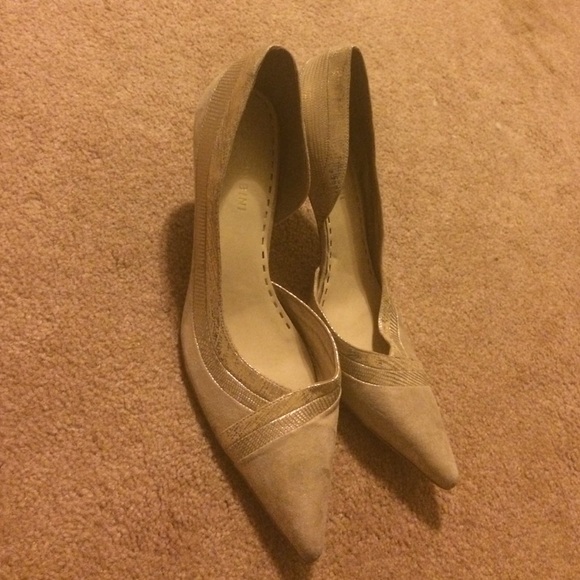 Gianni Bini Gold heels