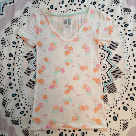 PacSun Nollie Floral V-Neck Shirt