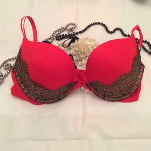 Victoria's Secret VERY SEXY PUSH-UP bra