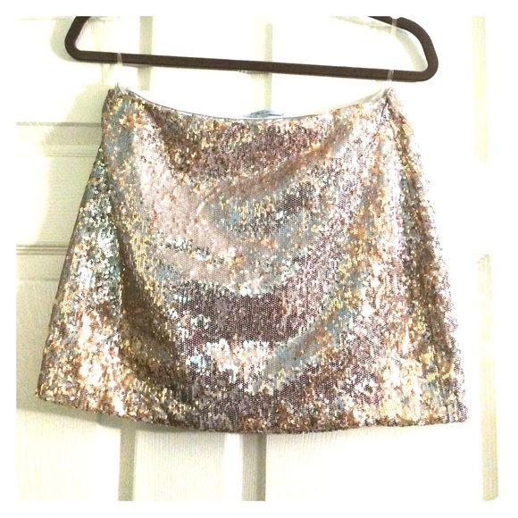 Best New Years/Bachelorette/Party Skirt 🙌🏼✨ - Picture 1 of 4