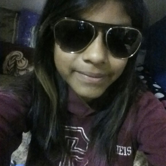 Meet your Posher, Zoyla - Picture 1 of 1