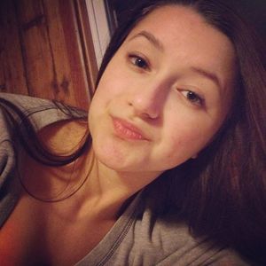 Meet your Posher, Caitlin