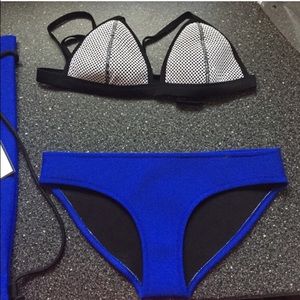Wanderlust triangle bikini