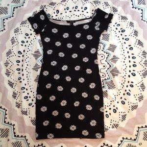Forever 21 Black Daisy Print Dress