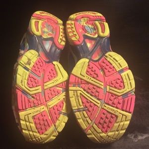 Asics neon multicolored Noosa