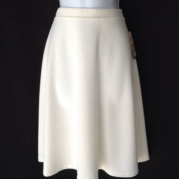 Dresses & Skirts - Juniors' Midi A-Line Skirt Small