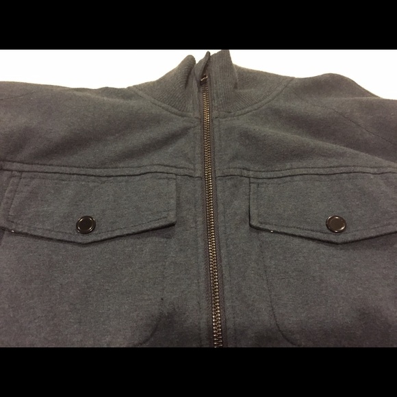 Men's Lululemon jacket. worn 2 times. Like new. - Picture 2 of 3