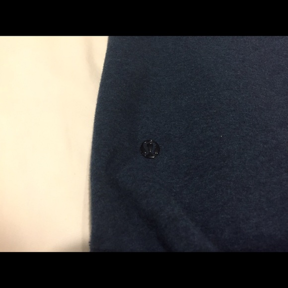 Men's Lululemon jacket. worn 2 times. Like new. - Picture 3 of 3