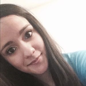 Meet your Posher, Adriana