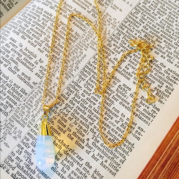 Jewelry - Faux Moonstone Teardrop Necklace